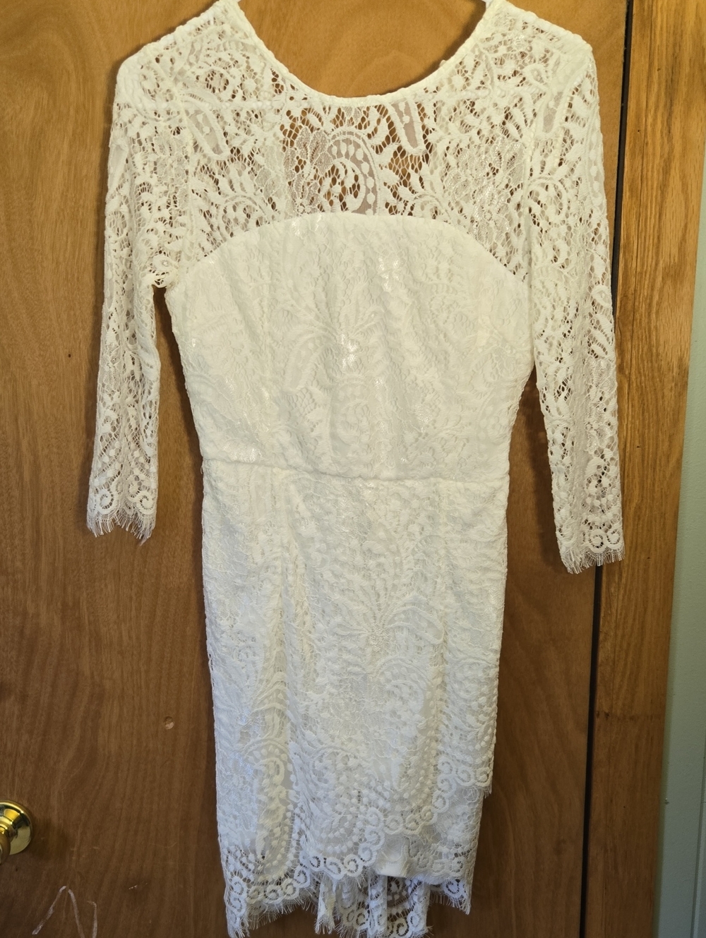 White Lace Long-Sleeve Sheath Dress
